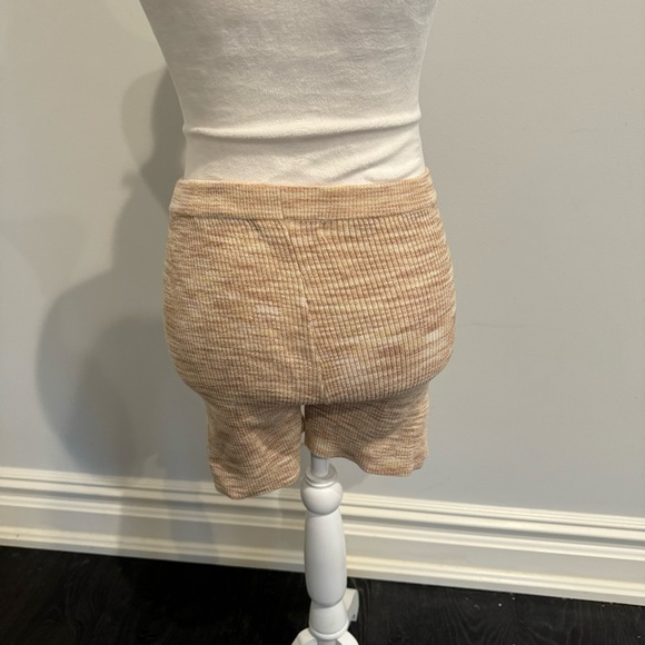 Et Clet Tan Soft Athleisure Biker Shorts - Picture 4 of 5